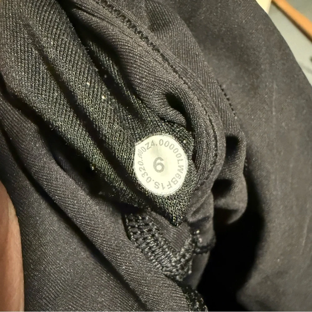 Lululemon Wunder Under Crop High-Rise *Roll Down Scallop Full-On Luxtreme 23